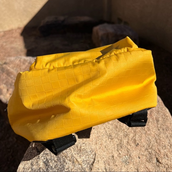 🎉‼️FLASH PARTY SALE‼️🎉Unisex Vans playing MINI backpack. - Picture 7 of 7